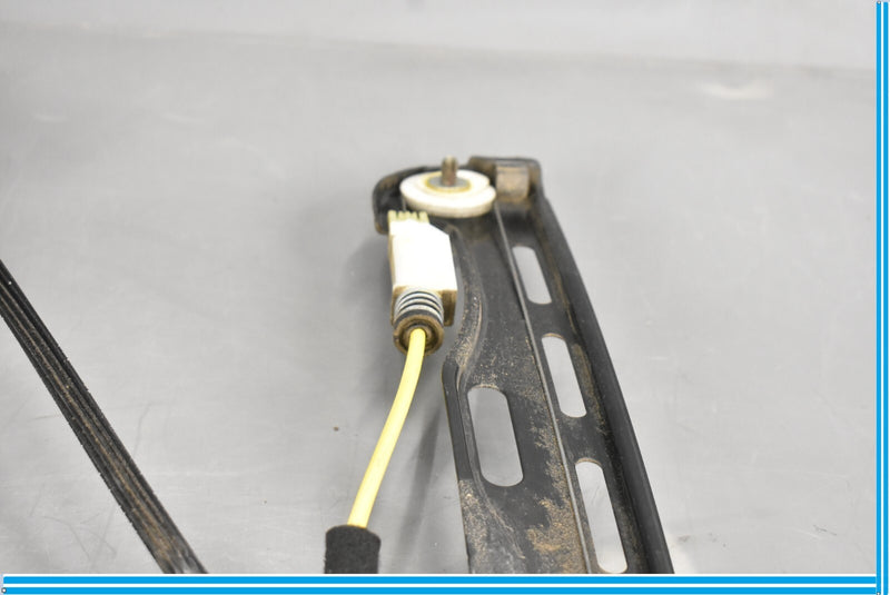 Load image into Gallery viewer, 12-18 Mercedes CLS550 Rear Right Passenger Side Door Window Regulator Oem