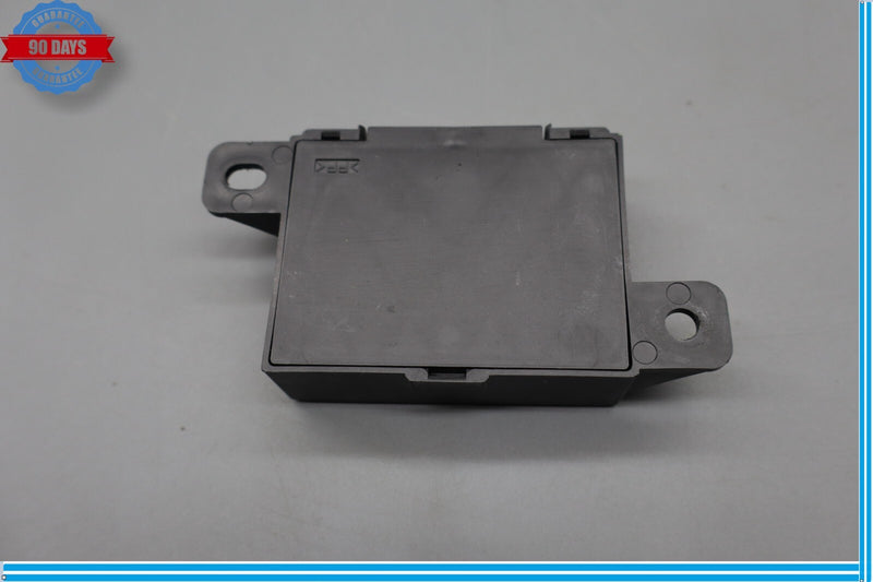 Load image into Gallery viewer, 15-20 Hyundai Genesis Front Left Driver Side Seat Relay Control Module Oem