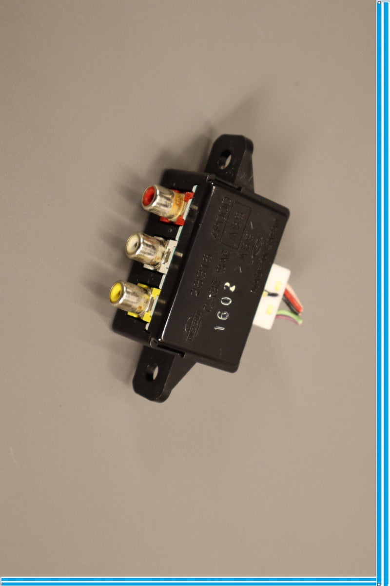 Load image into Gallery viewer, 11-17 Infiniti QX56 QX80 AUX Auxiliary Audio Video Jack RCA Input Oem