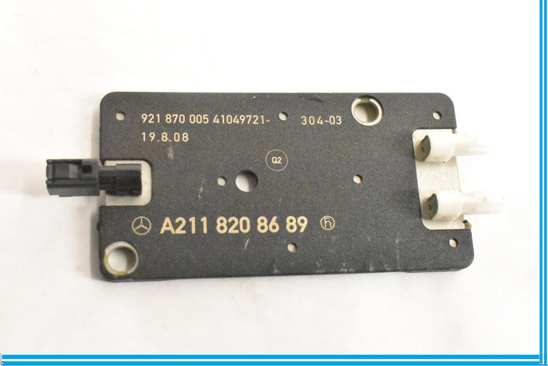 Load image into Gallery viewer, 03-06 MERCEDES W211 E500 E320 ANTENNA SIGNAL BOOSTER AMPLIFIER MODULE 2118208689
