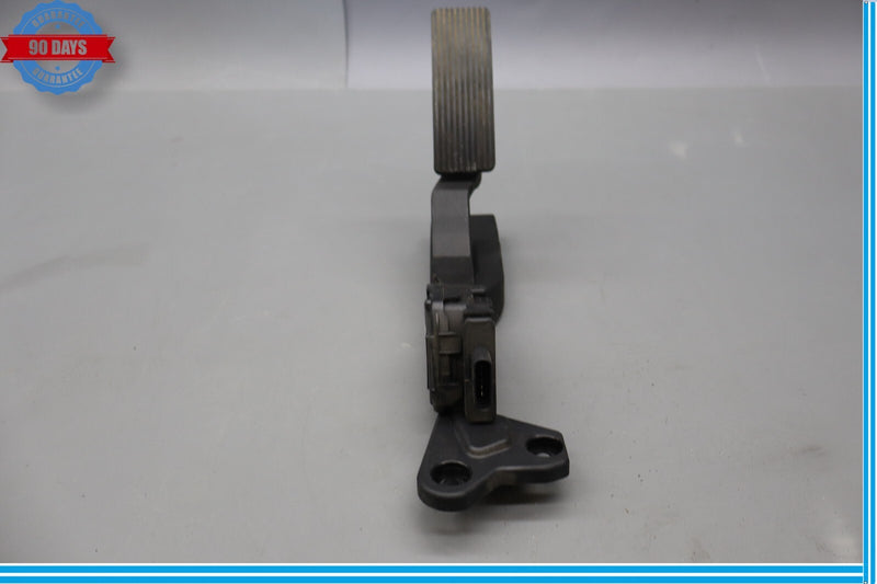 Load image into Gallery viewer, 12-19 Mercedes W166 ML350 GL450 GL550 Gas Throttle Pedal Accelerator Oem