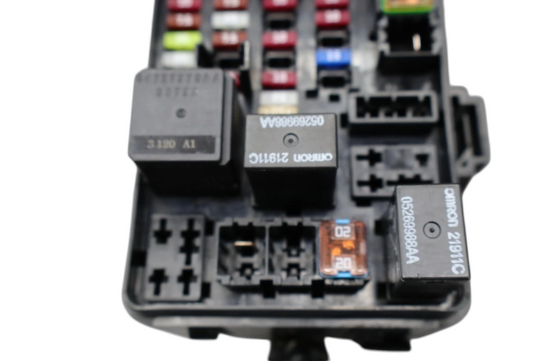 Load image into Gallery viewer, 14-21 Maserati Ghibli S Power Distribution Fuse Relay Box Block 7154763030 Oem
