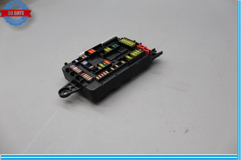 Load image into Gallery viewer, 12-14 BMW F30 328i 320i F30 F31 F32 328 335 428 Fuse Box Relay 9228158-02 Oem