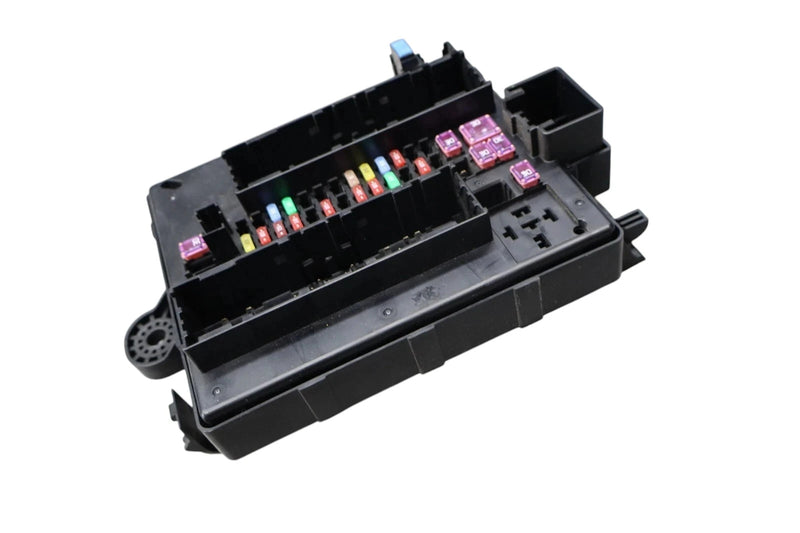 Load image into Gallery viewer, 20-24 Buick Enclave Avenir Cabin Fuse Relay Box Junction Block 84604297 OEM