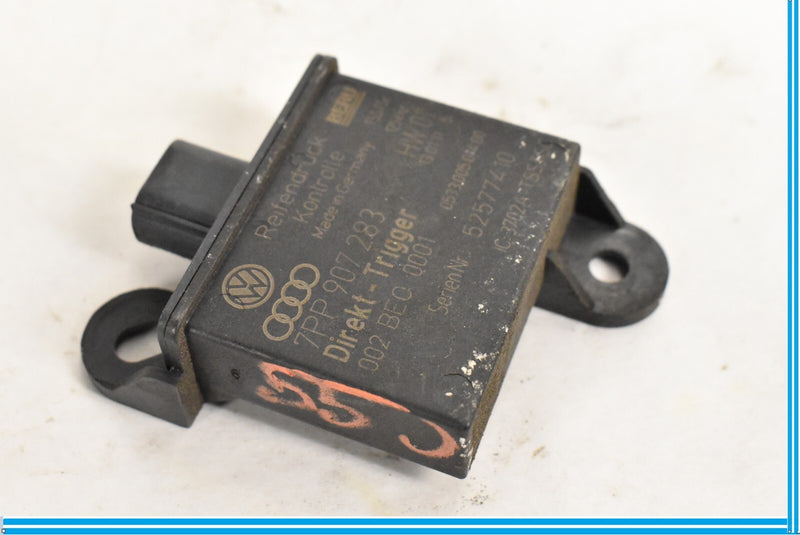 Load image into Gallery viewer, 11-18 Porsche Cayenne TPMS Tire Pressure Monitor Sensor Module 7PP907283 Oem