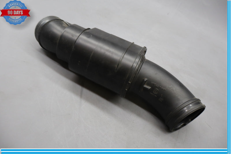 Load image into Gallery viewer, 12-16 BMW 528i 528i xDrive F10 Air Cleaner Intake Silencer Duct 13717612094 Oem
