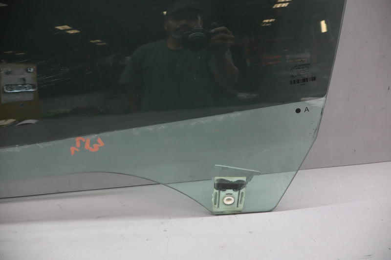 Load image into Gallery viewer, 10-17 Mercedes W207 E350 E550 Front Left Driver Side Door Window Auto Glass Oem