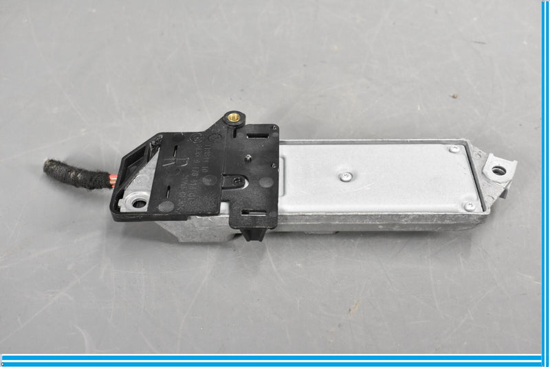 Load image into Gallery viewer, 09-15 BMW 750I 750LI F01 F02 Front Right Side Seatbelt Retractor Module Oem