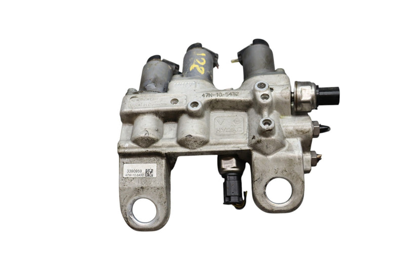 Load image into Gallery viewer, 11-18 Porsche Cayenne 958 Front Suspension Self Leveling Valve Block Oem
