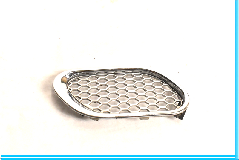 Load image into Gallery viewer, 03-12 Maserati Quattroporte Front Left Driver Fender Grille Air Vent Trim Oem