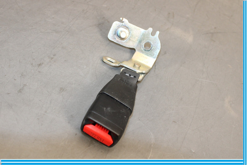 Load image into Gallery viewer, 07-12 Lexus LS460 Rear Left Driver Side Center Seat Belt Buckle 1046971 Oem