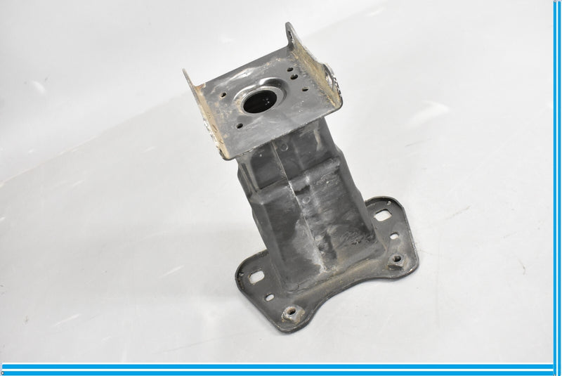 Load image into Gallery viewer, 06-12 Mercedes X164 GL550 ML550 Front Left Bumper Reinforcement Bracket Oem