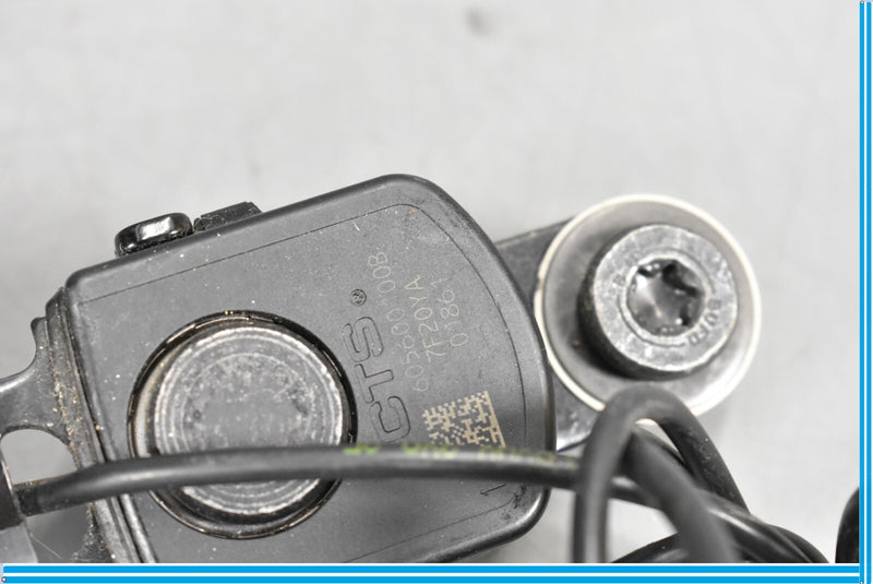 Load image into Gallery viewer, 06-13 Volvo C70 Front Right Passenger Side Seat Belt Buckle Oem