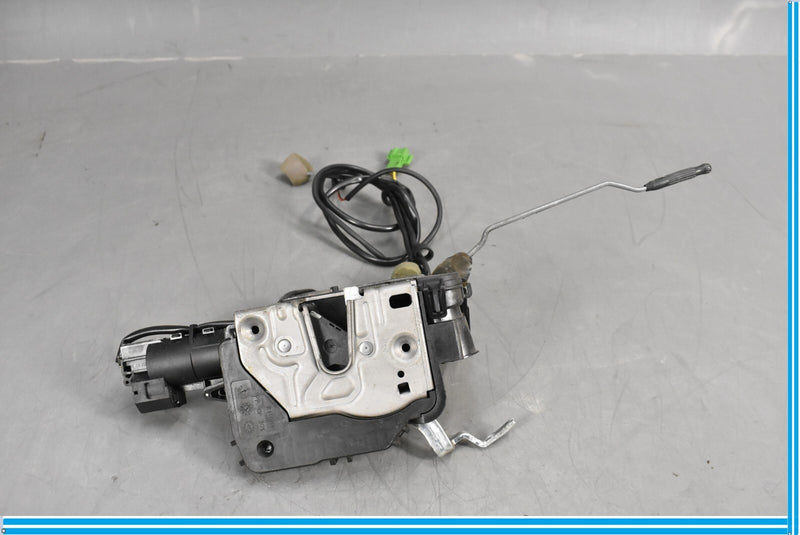 Load image into Gallery viewer, 06-11 Mercedes CLS550 W219 Front Right Passenger Side Exterior Door Lock Oem