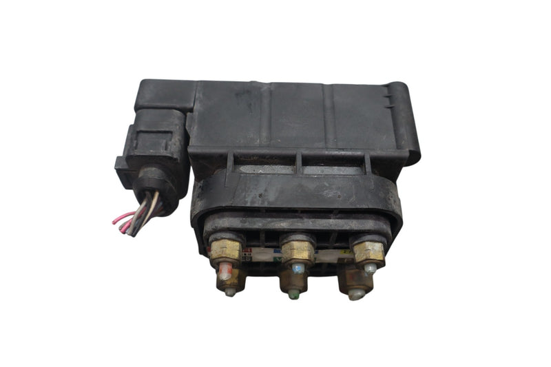 Load image into Gallery viewer, 06-20 Mercedes GL450 GL550 Airmatic Air Pneumatic Suspension Valve Block Oem