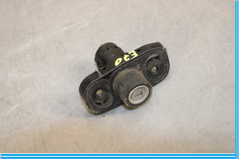 Load image into Gallery viewer, 07-13 Mercedes W221 S550 CL600 Rear Trunk Lid Cylinder Lock Latch Assembly OEM