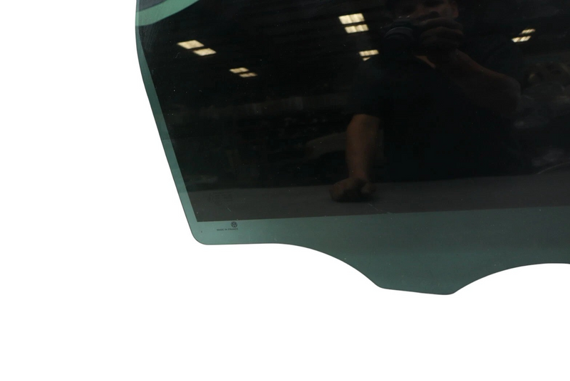 Load image into Gallery viewer, 11-17 Volkswagen Touareg Rear Right Passenger Side Door Window Auto Glass Oem