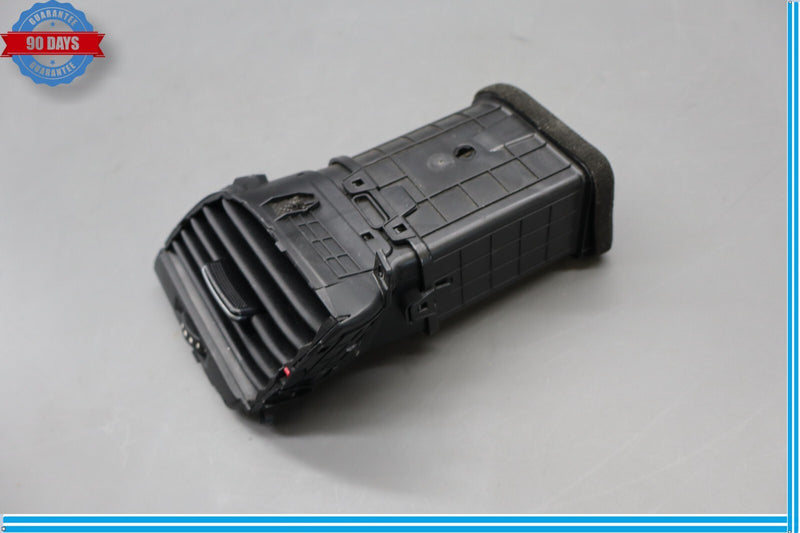 Load image into Gallery viewer, 15-20 Hyundai Genesis Front Right Passenger Side Dash Air Vent Trim Oem