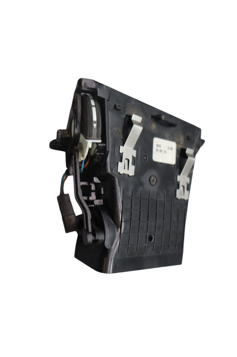 Load image into Gallery viewer, 10-13 Mercedes W212 E350 E550 Right Side Dash Dashboard AC A/C Air Vent Oem