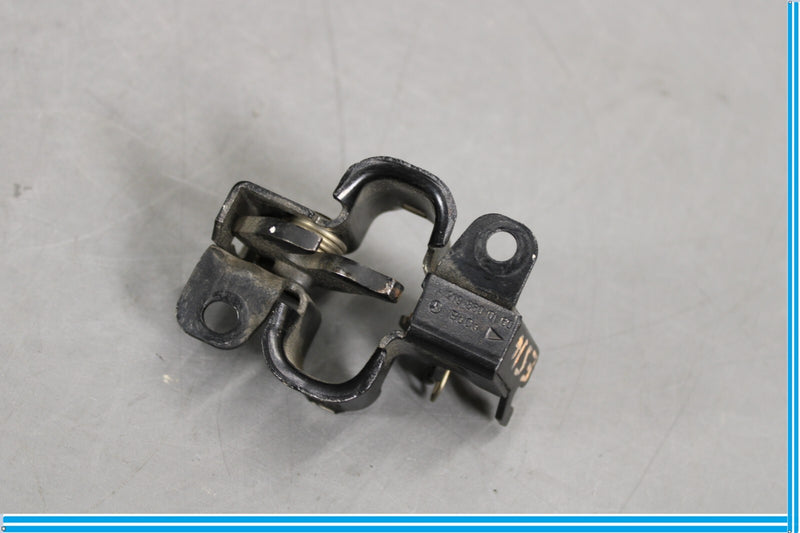 Load image into Gallery viewer, 06-11 Mercedes CLS550 W219 Right or Left Side Engine Hood Lock Latch Oem