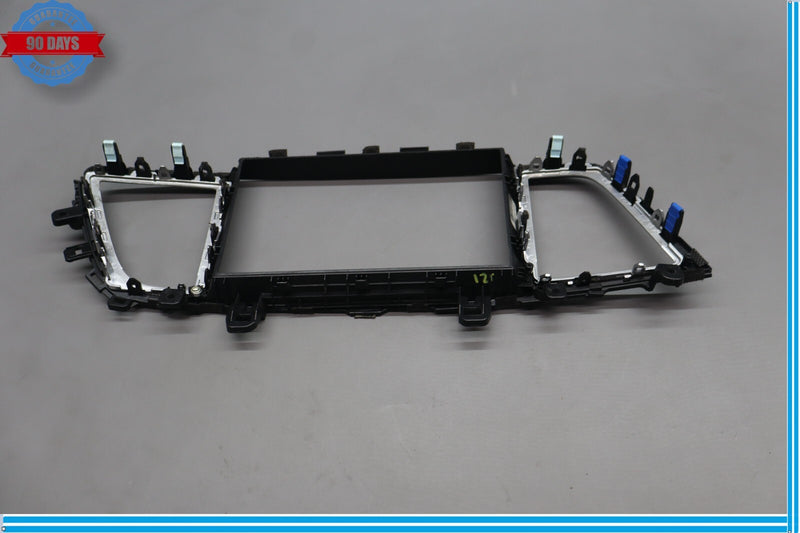 Load image into Gallery viewer, 15-20 Hyundai Genesis G80 Center Dash Air Vent Screen Trim Bezel 84743B1000 Oem
