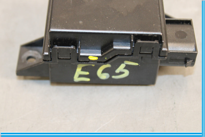 Load image into Gallery viewer, 03-12 Mercedes R230 SL550 SL500 Seat Belt Seatbelt Tension Sensor Oem