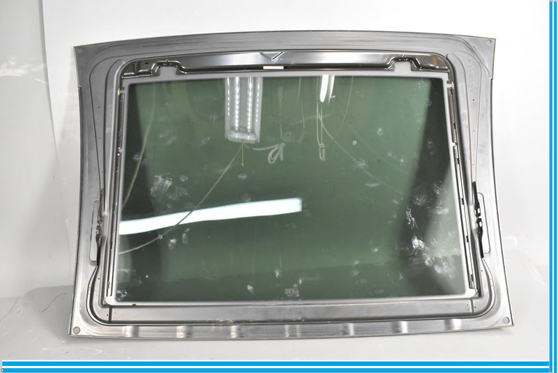 Load image into Gallery viewer, 12-18 BMW 650i 640i F06 Sunroof Moonroof Glass Window Roof Cover Oem