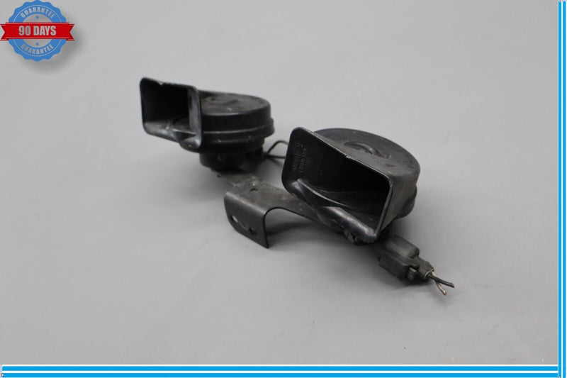 Load image into Gallery viewer, 14-24 Jaguar X152 F-Type Horn Alarm Signal Pair Set W/ Bracket Black Oem