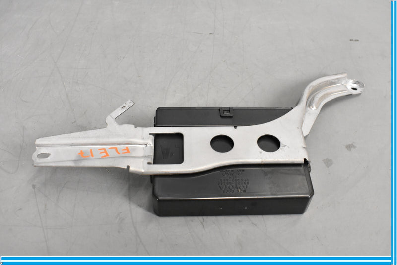 Load image into Gallery viewer, 07-09 Lexus LS460 Front Left Driver Door Multiplex Control Module Oem