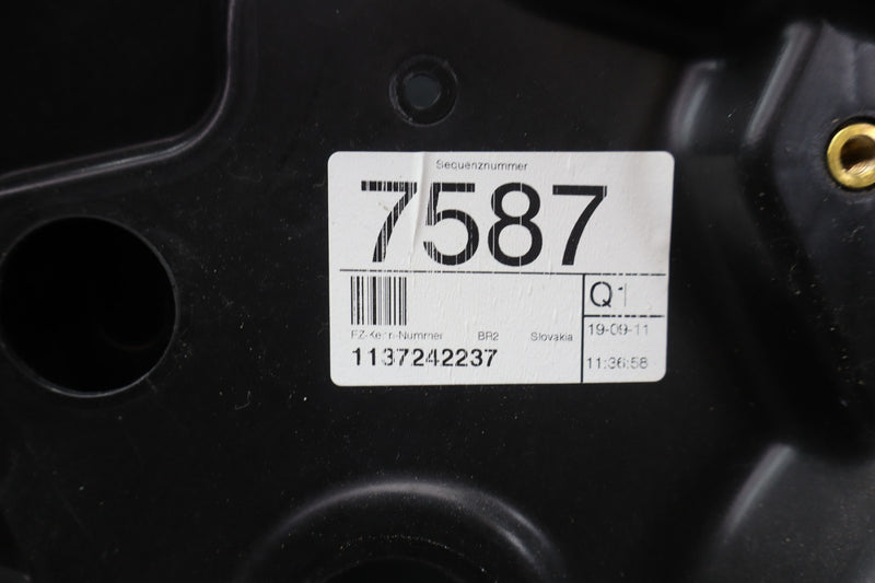 Load image into Gallery viewer, 11-17 Volkswagen Touareg Front Right Passenger Side Door Window Regulator Oem