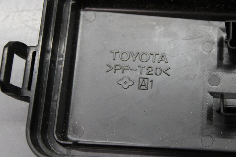 Load image into Gallery viewer, 07-12 Lexus LS460 LS600h LS460 Engine Bay Fuse Relay Junction Box Lid Cover Oem