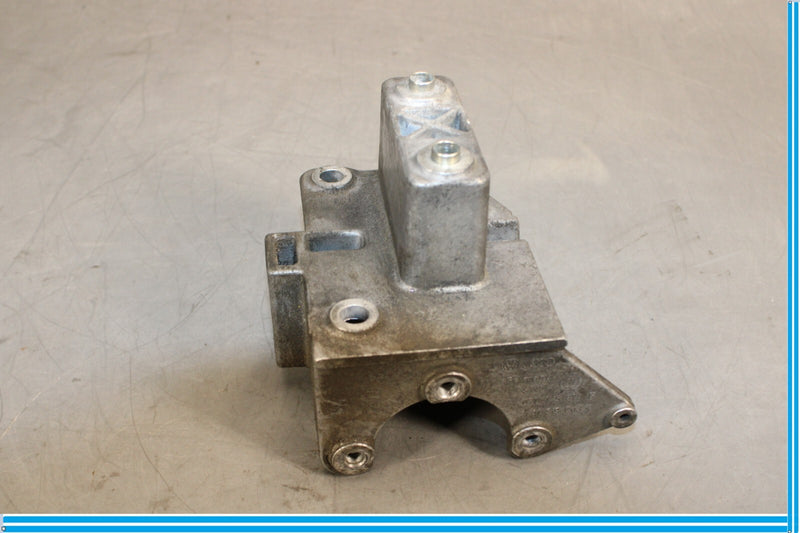 Load image into Gallery viewer, 04-18 Bentley Continental Power Steering Pump Bracket Oem
