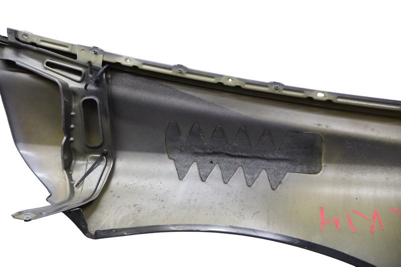 Load image into Gallery viewer, 03-13 Maserati Quattroporte M139 Right Passenger Side Fender Cover Assembly Oem