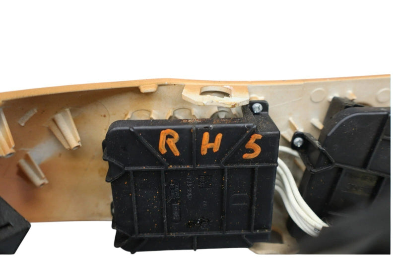 Load image into Gallery viewer, 03-13 Maserati Quattroporte M139 Front Right Side Seat Control Memory Switch OEM