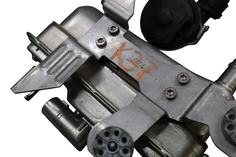 Load image into Gallery viewer, 14-21 BMW i3 I01 Hybrid Electric Flow Coolant Heater Control Unit 9335239 Oem