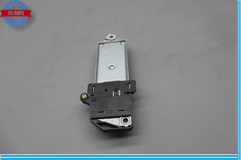 Load image into Gallery viewer, 09-15 BMW 740i 750i F01 F02 Front Right Side Seat Belt Retractor Module Oem