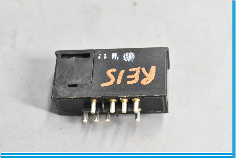Load image into Gallery viewer, 90-02 Mercedes 300SL SL500 Right Seat Backrest Lock Relay Module Oem
