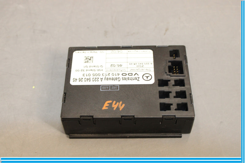 Load image into Gallery viewer, 03-06 Mercedes S500 S600 Central Gateway Control Module Unit ECU Oem