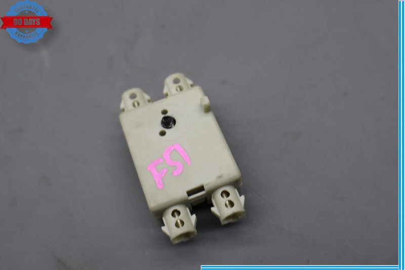Load image into Gallery viewer, 09-15 BMW 750Li F01 F02 Radio Antenna Signal Trap Circuit Module Unit Oem