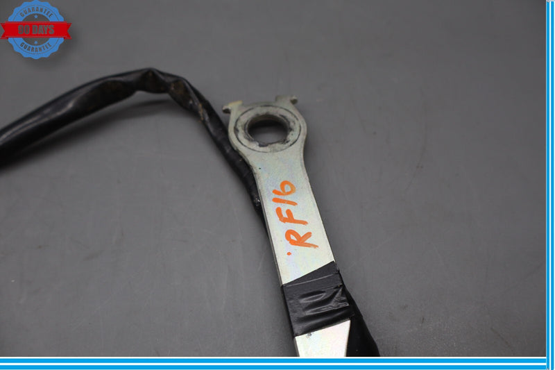 Load image into Gallery viewer, 07-12 Lexus LS460 LS460L Front Right Passenger Side Seat Belt Buckle Oem