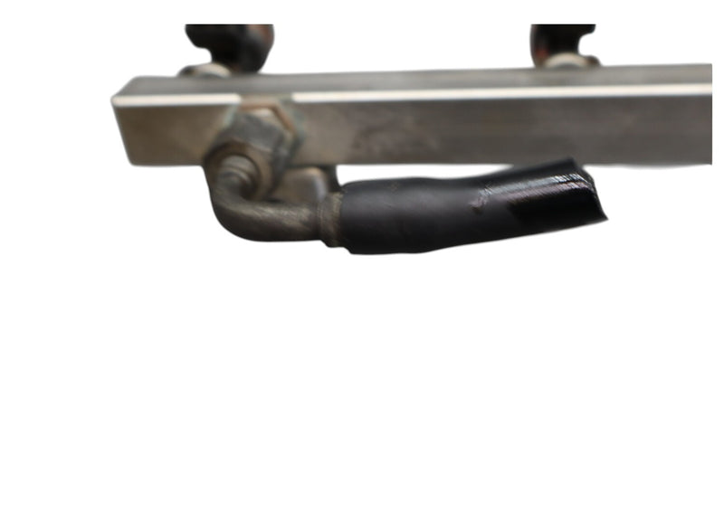 Load image into Gallery viewer, 03-19 Maserati Quattroporte M139 Right Side Fuel Injector Rail With Injector Oem