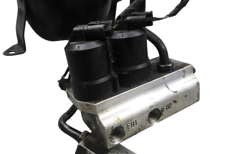 Load image into Gallery viewer, 03-06 Mercedes R230 SL500 SL600 Front Hydraulic Suspension Valve Block Oem