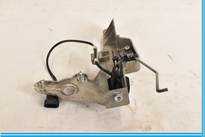 Load image into Gallery viewer, 04-08 Maserati Quattroporte Front Right Passenger Exterior Door Handle Oem