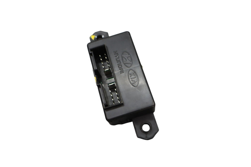 Load image into Gallery viewer, 11–16 Hyundai Equus Rear Seat Power Relay Control Module Unit 895973N000 Oem