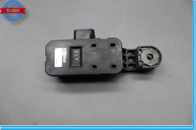 Load image into Gallery viewer, 10-18 Jaguar XJ XJL Smog Emission Control Sensor Unit 013650-0010 Oem