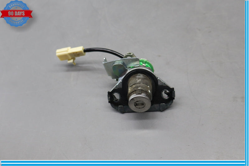Load image into Gallery viewer, 07-09 Lexus LS460 LS460L XF40 Rear Trunk Deck Lid Key Lock Cylinder OEM