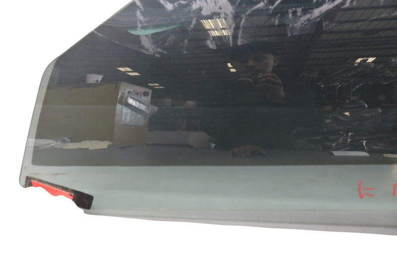 Load image into Gallery viewer, 03-13 Maserati Quattroporte M139 Front Left Side Door Window Auto Glass Oem