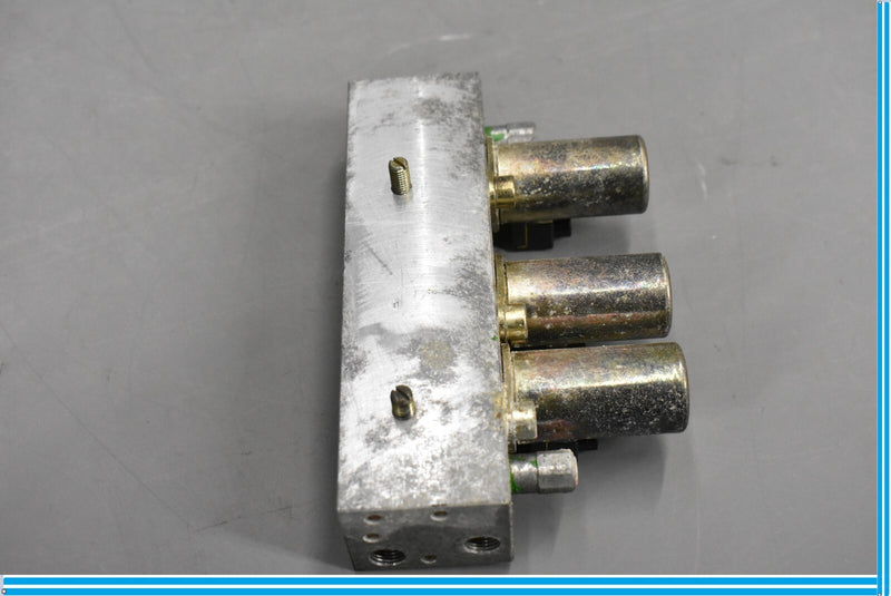 Load image into Gallery viewer, 90-02 Mercedes R129 SL320 Left Driver Side Convertible Top Hydraulic Valve Oem