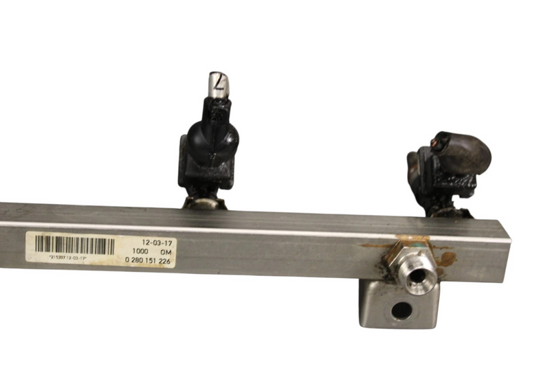 Load image into Gallery viewer, 03-19 Maserati Quattroporte Left Side Fuel Injection Rail Line W/ Injectors Oem