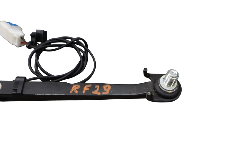 Load image into Gallery viewer, 03-13 Maserati Quattroporte M139 Front Right Side Seat Belt Buckle 67672600 Oem